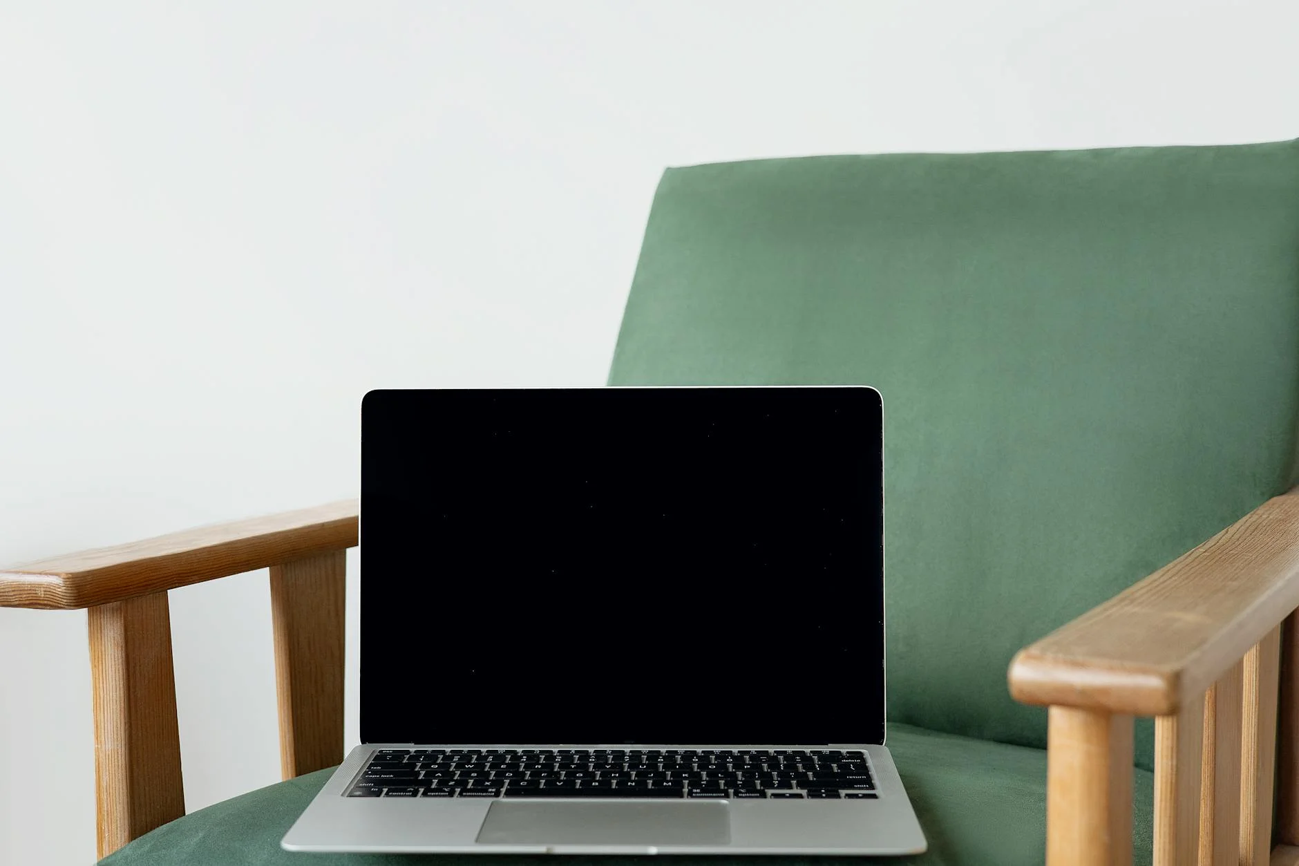 website design mockup laptop